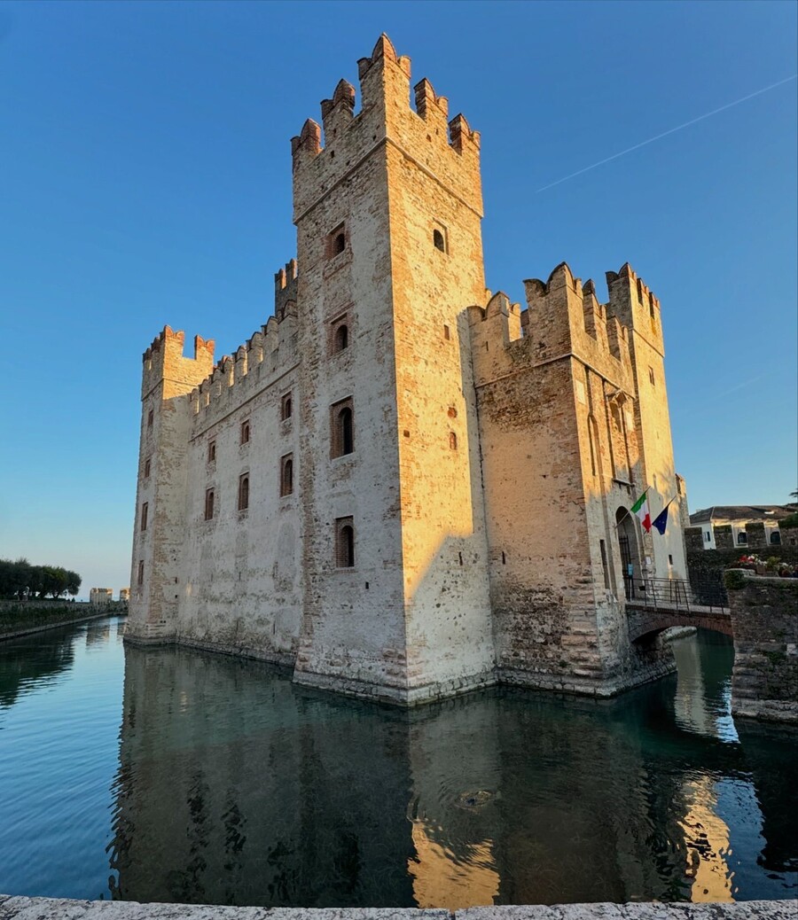 OIKONOMAKOU_CERELLA_TOGETHER_VENICE_KAI_GARDA_LAKE_4_db579.jpg