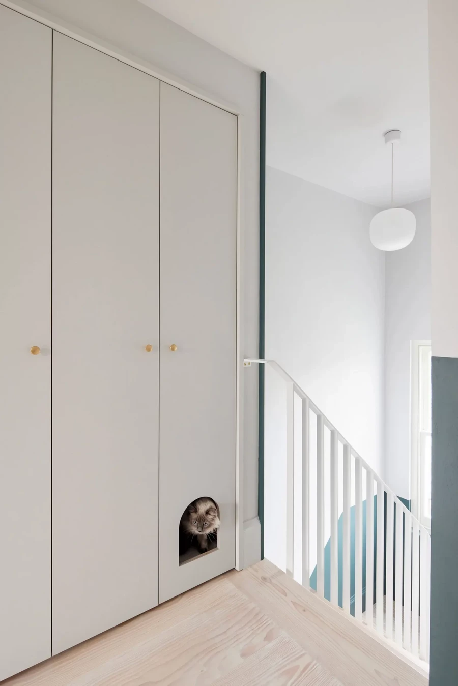 maison-pour-dodo-apartment-interiors-london-studio-merlin_dezeen_2364_col_18-1704x2555-1-scaled_99355.webp