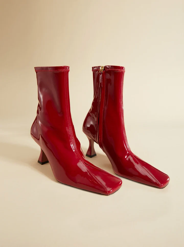 2023436_Stretch-Duck-Boots_Red-Vegan-Patent_Side-1_40163ff5-5180-4f86-b761-386e8e716939_ba5dd.webp