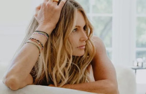 Elle Macpherson: Το… «Σώμα» αποκάλυψε την κρυφή της μάχη με τον καρκίνο του μαστού – Αρνήθηκε να κάνει χημειοθεραπεία