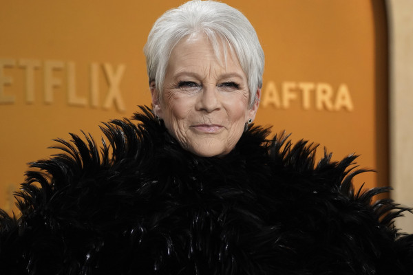 Η Jamie Lee Curtis βρήκε την τέλεια οικονομική λύση για την «κουρασμένη» επιδερμίδα της