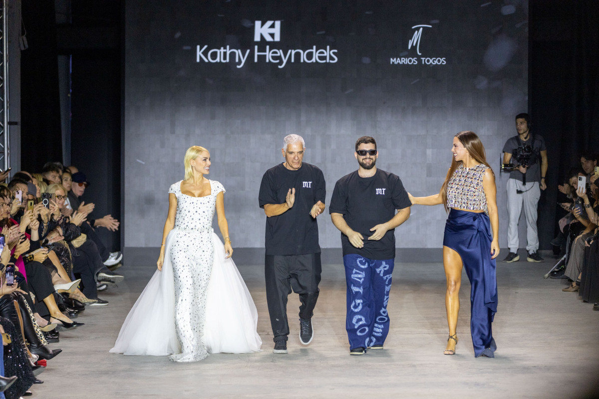 Athens Fashion Week: Παναγιώταρου και Στικούδη αποθεώθηκαν στην επίδειξη του Οίκου Kathy Heyndels