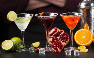 Valentine’s Day Cocktails: 5 εύκολες και sexy συνταγές για ρομαντική ατμόσφαιρα