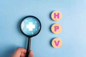 HPV: Όλα όσα θέλεις και πρέπει να ξέρεις για τον ιό των ανθρωπίνων θηλωμάτων