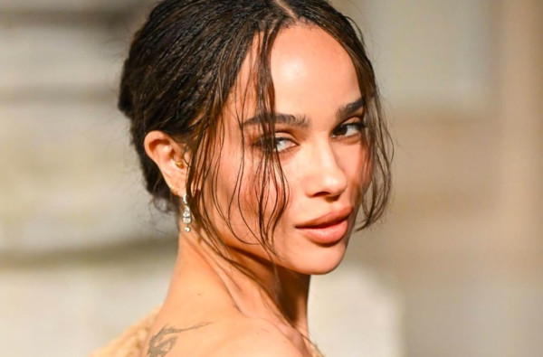 Το τέλειο κόκκινο μανικιούρ της Zoë Kravitz είναι ο καλύτερος τρόπος να υποδεχτείς την άνοιξη