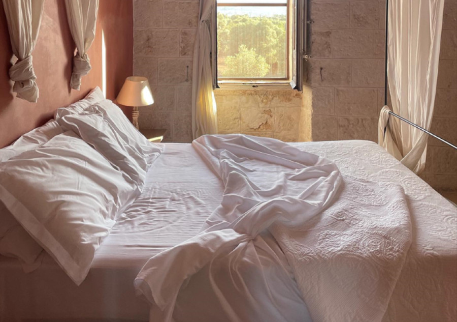 5 tips για να μην αφήνεις το κρεβάτι σου ακατάστατο