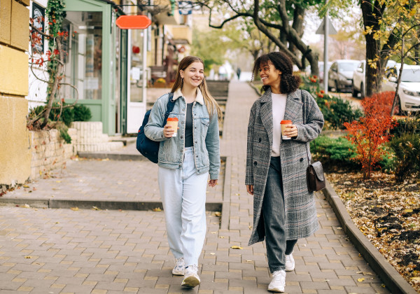 Walk &amp; talk: Η νέα τάση που βελτιώνει σώμα και ψυχολογία