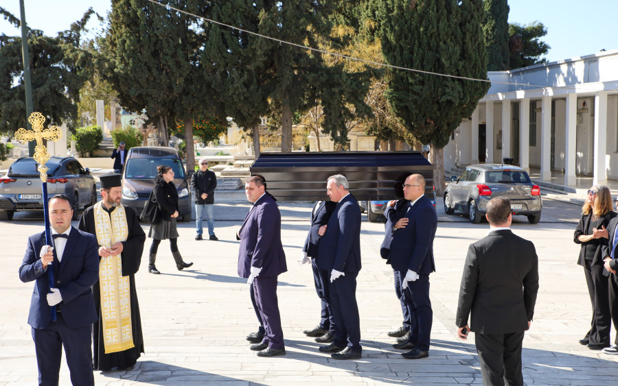 Δημήτρης Κολλάτος: Έγινε η κηδεία του σήμερα και αύριο θα γίνει η ταφή στην Αίγινα