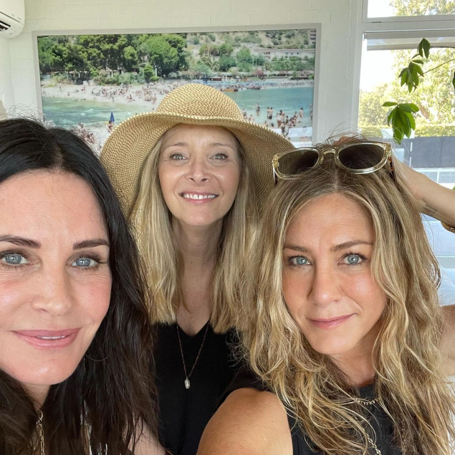 Courteney Cox: Τα συγκινητικά λόγια της Jennifer Aniston και της Lisa Kudrow για το αστέρι που απέκτησε στο Hollywood Walk of Fame