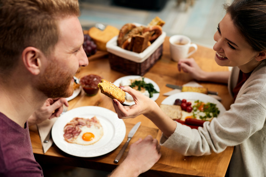 Brunch vs Breakfast: Είναι το πρώτο απλά μια δικαιολογία για comfort food;