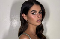 Το "Milky Manicure" της Kaia Gerber είναι το τέλειο φθινοπωρινό switch up