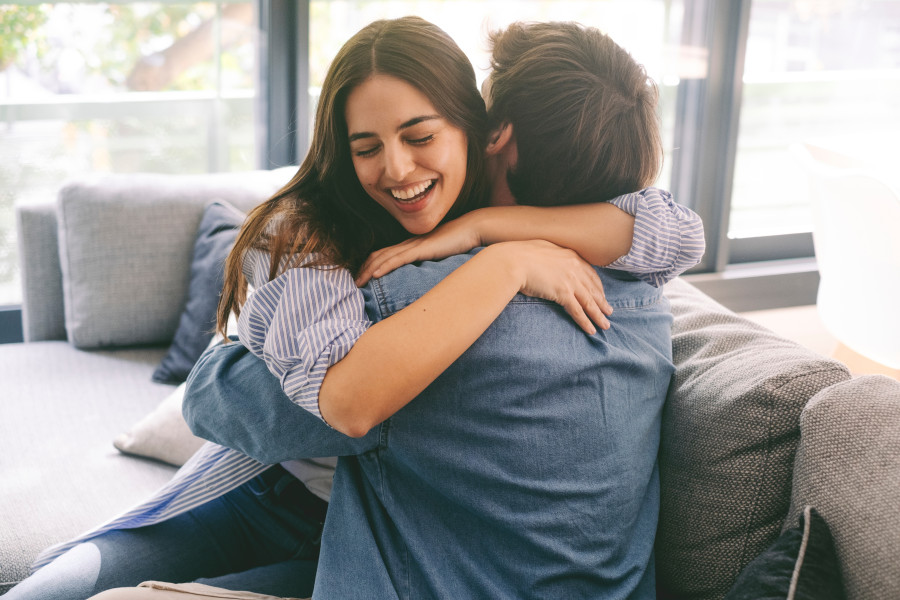 Valentine’s Hug Day: Η υπέροχη και τεράστια δύναμη μιας αγκαλιάς