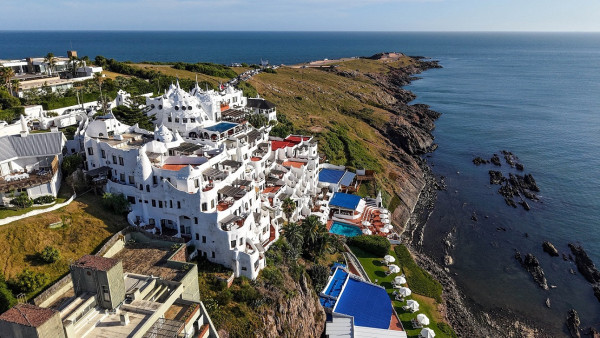 Happy Traveller στην Ουρουγουάη: Τα ελληνικά στοιχεία που ανακάλυψε ο Ευτύχης στη μακρινή χώρα