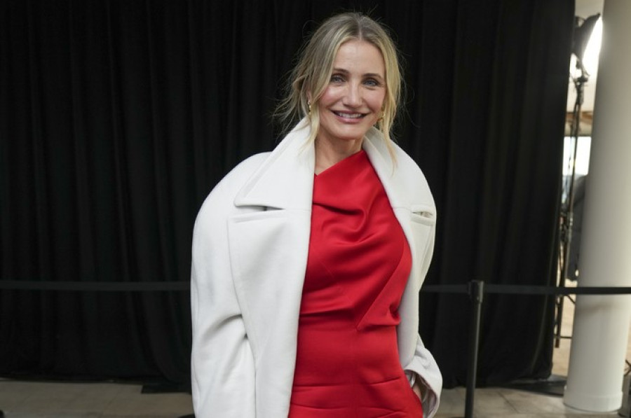 Η Cameron Diaz φόρεσε ένα αμφιλεγόμενο σχήμα παπουτσιού στην Εβδομάδα Μόδας του Παρισιού για να τιμήσει τη Stella McCartney